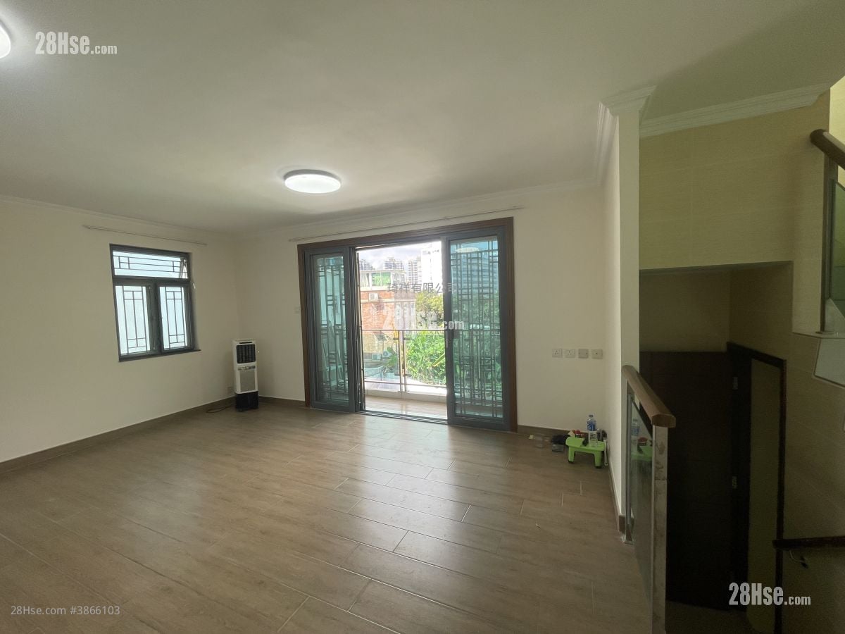 Village Rental 3 Bedrooms , 1 Bathroom 700 ft²
