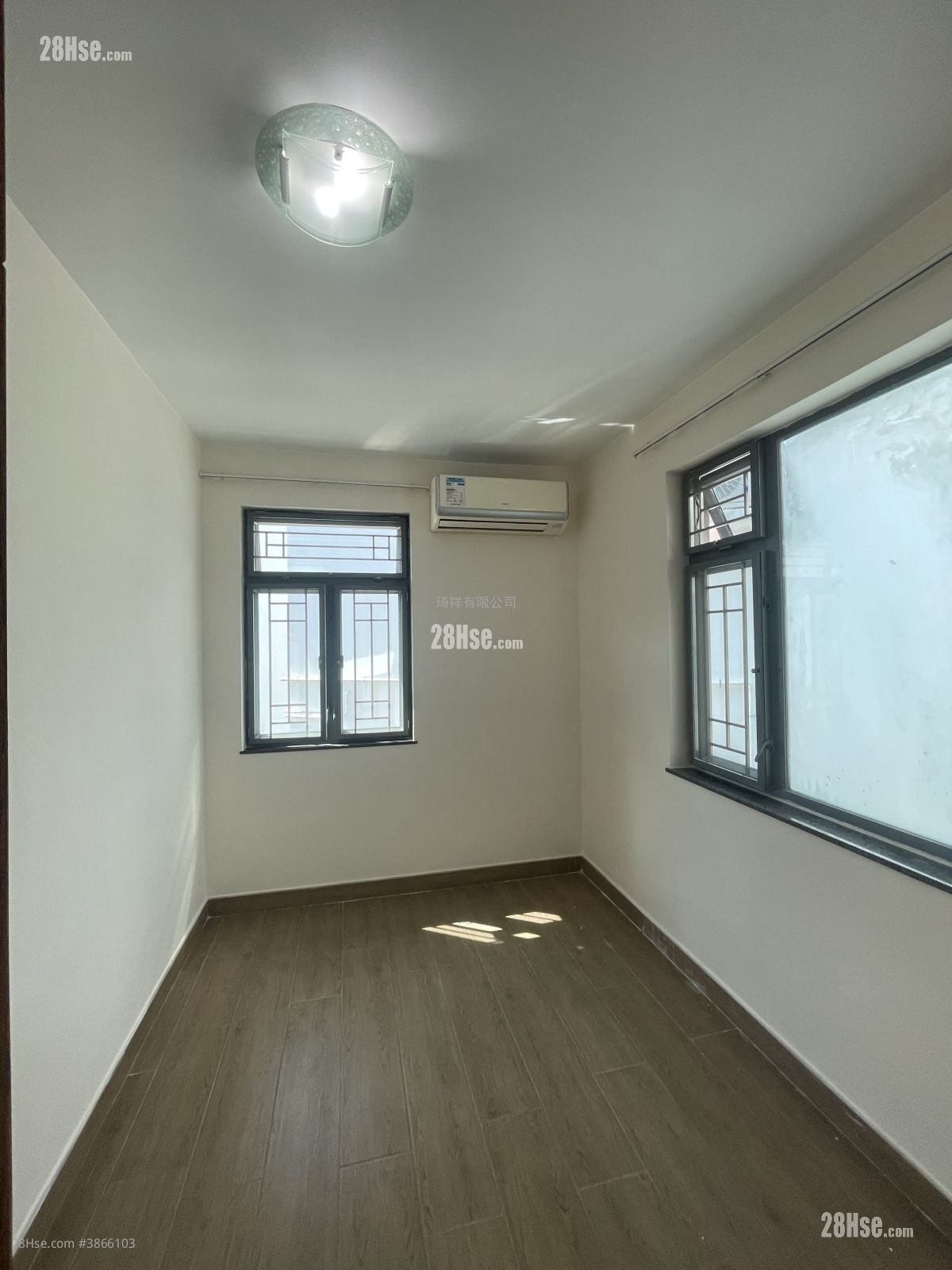 Village Rental 3 Bedrooms , 1 Bathroom 700 ft²