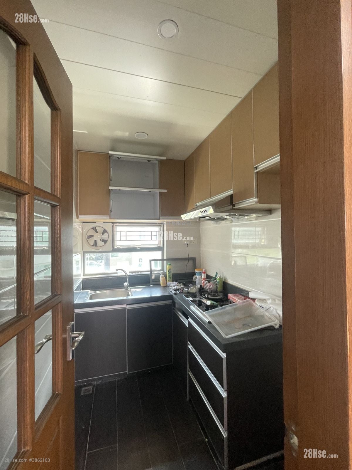 Village Rental 3 Bedrooms , 1 Bathroom 700 ft²