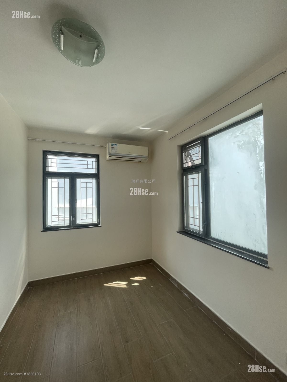 Village Rental 3 Bedrooms , 1 Bathroom 700 ft²