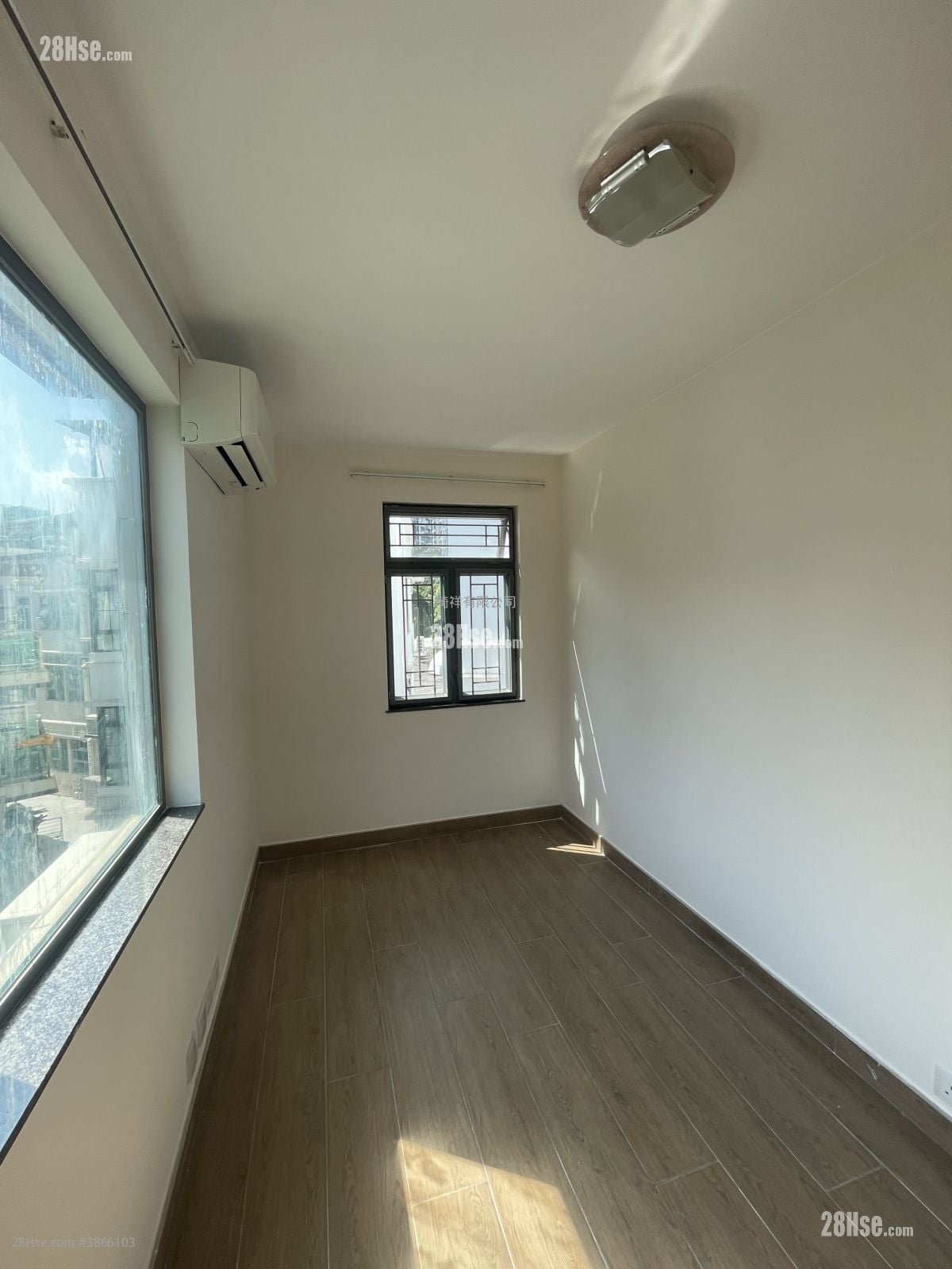 Village Rental 3 Bedrooms , 1 Bathroom 700 ft²