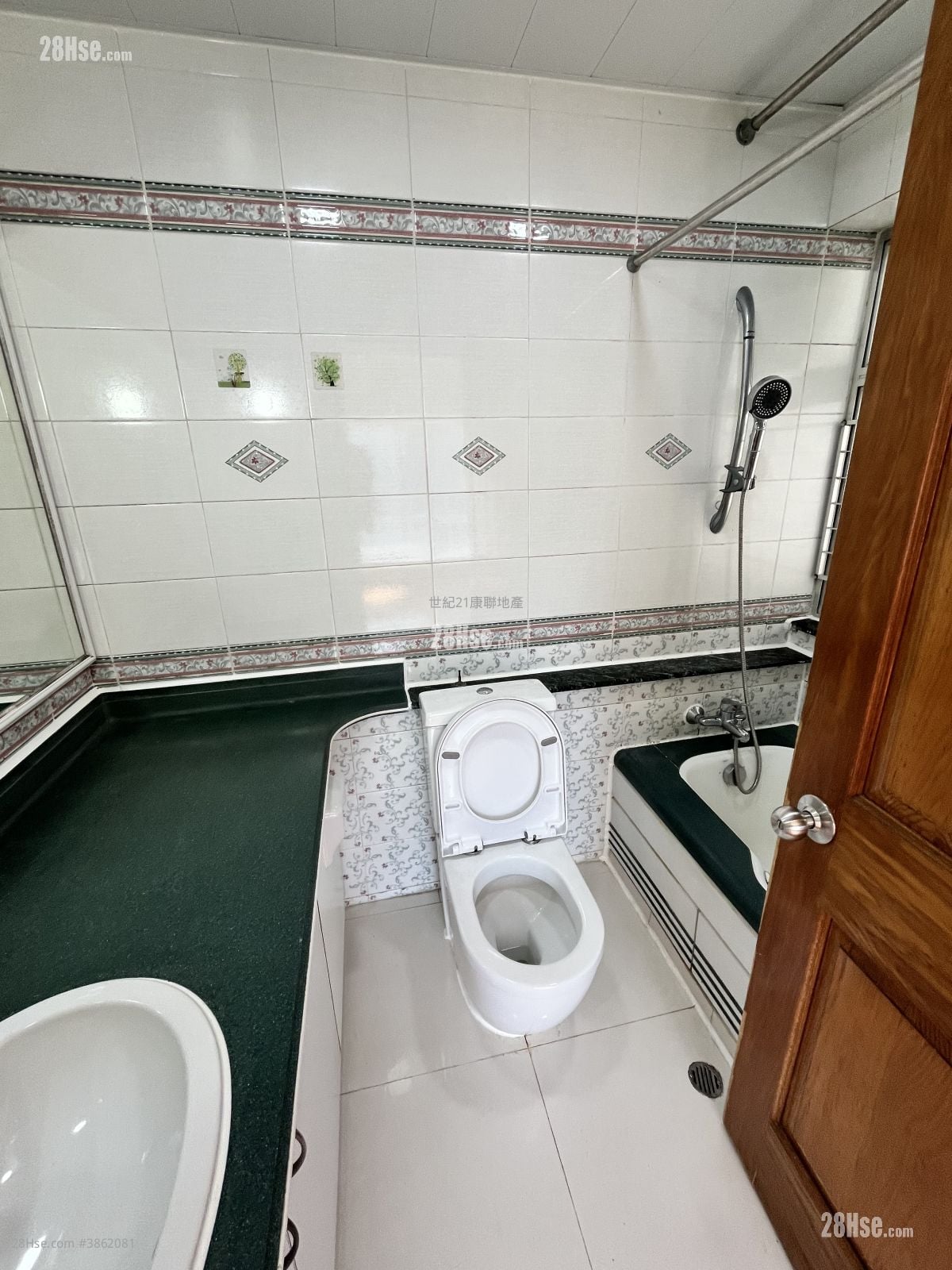 Laguna City Sell 3 Bedrooms , 2 Bathrooms 748 ft²