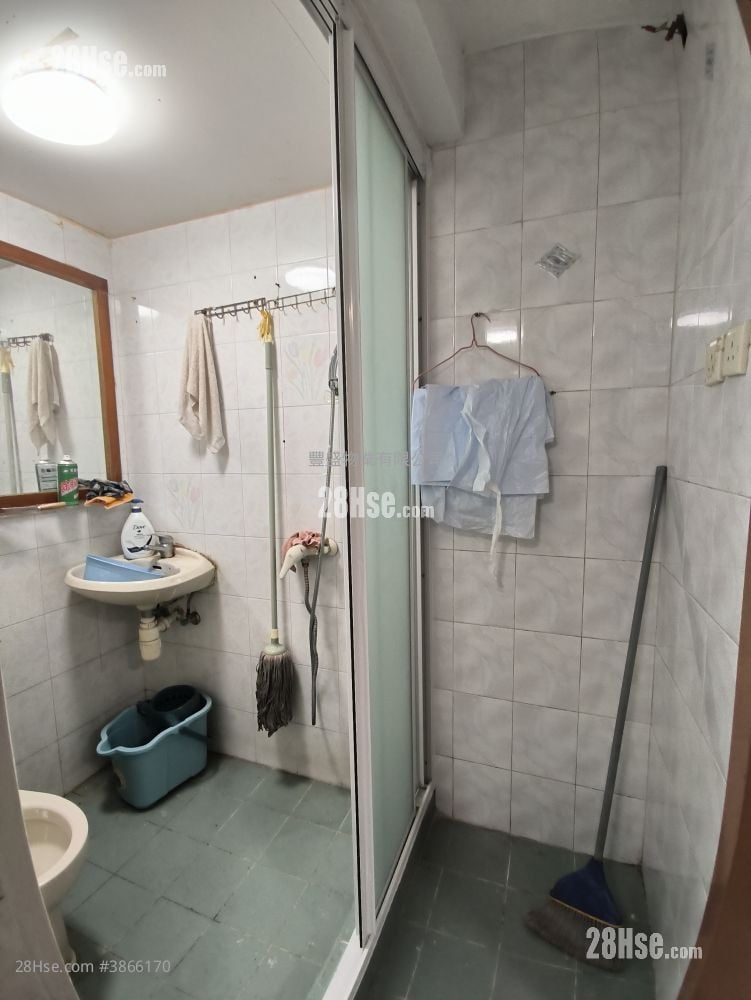 Golden Building Sell 2 Bedrooms , 1 Bathroom 347 ft²