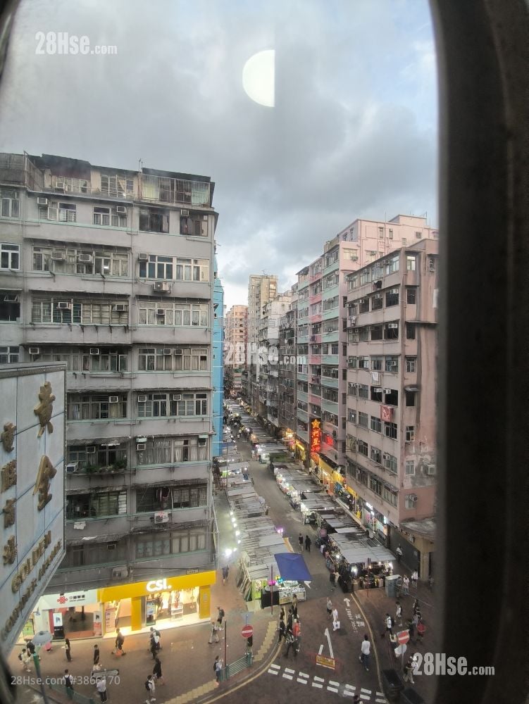Golden Building Sell 2 Bedrooms , 1 Bathroom 347 ft²