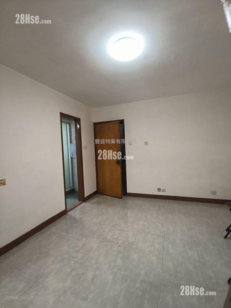 Golden Building Sell 2 Bedrooms , 1 Bathroom 347 ft²