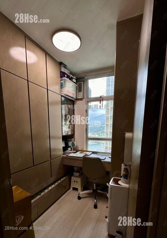 Kam Tai Court Sell 2 Bedrooms , 1 Bathroom 521 ft²