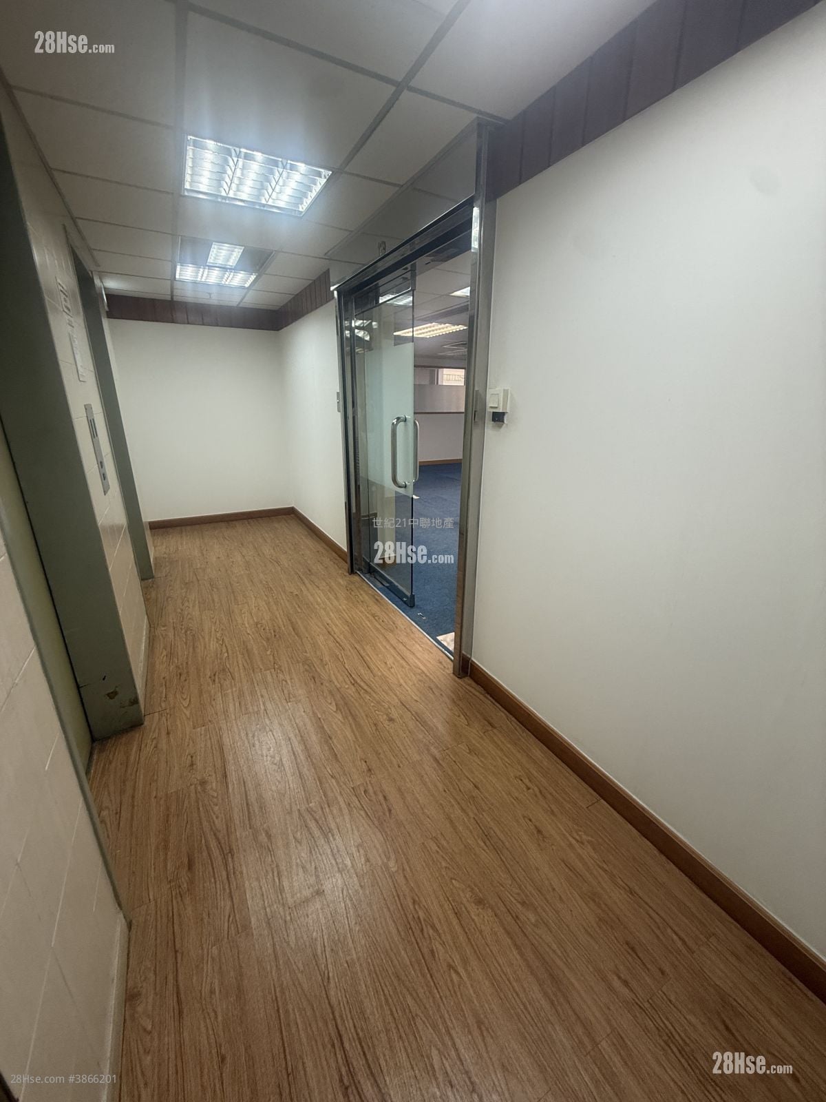 Wing On Cheong Building Sell 2 Bedrooms , 2 Toilets