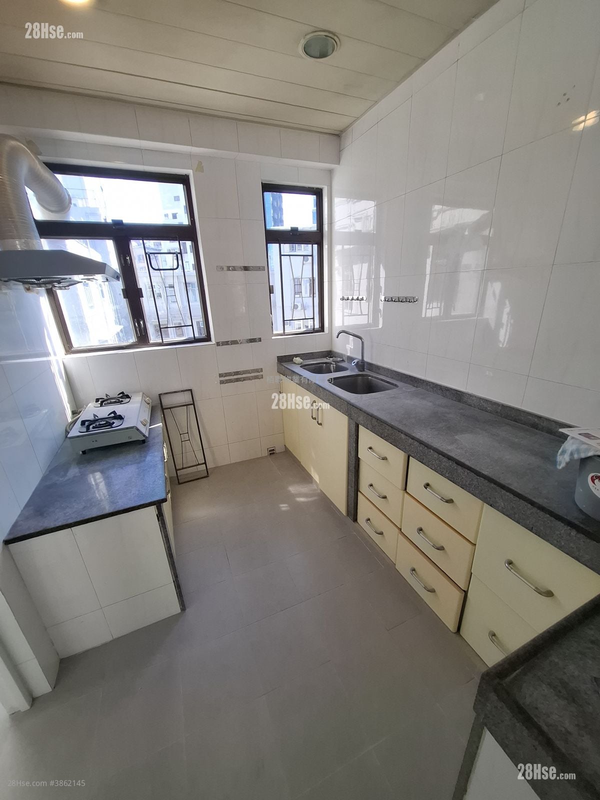 Wing Ying Mansion Sell 4 Bedrooms , 2 Bathrooms 1,032 ft²