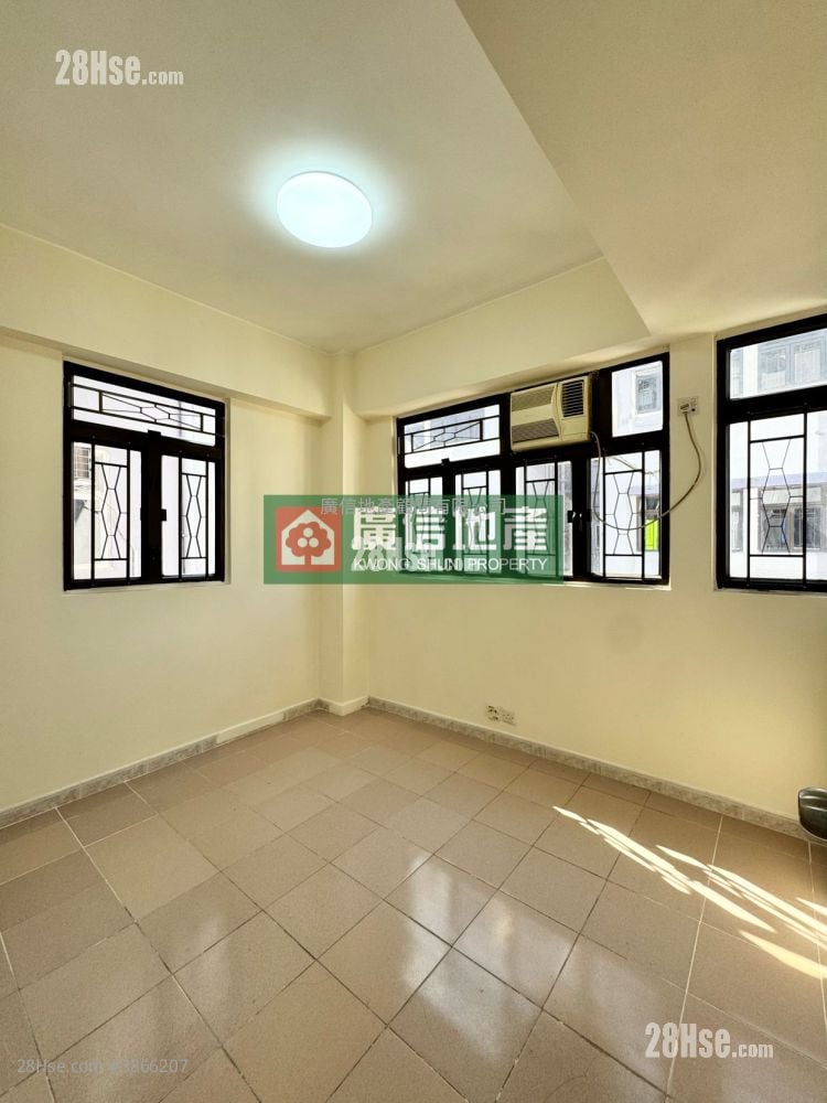 Kam Wah Building Rental 3 Bedrooms , 1 Bathroom 414 ft²