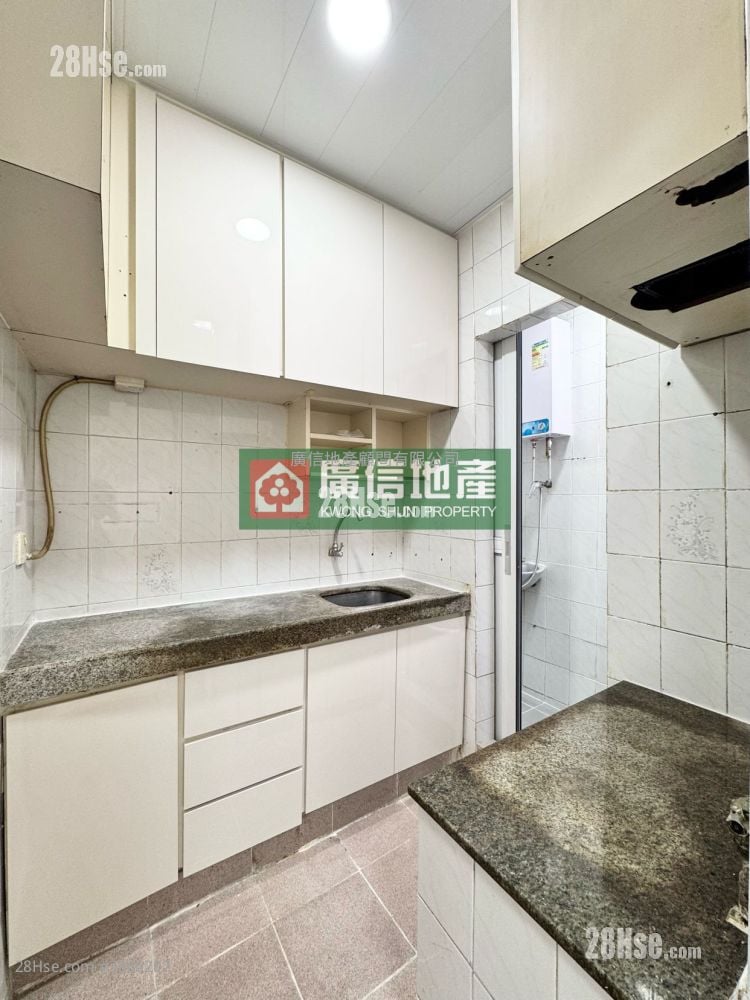 Kam Wah Building Rental 3 Bedrooms , 1 Bathroom 414 ft²