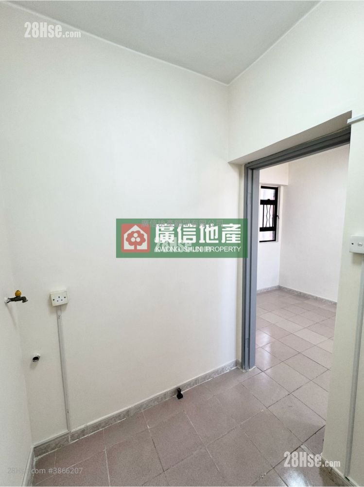 Kam Wah Building Rental 3 Bedrooms , 1 Bathroom 414 ft²
