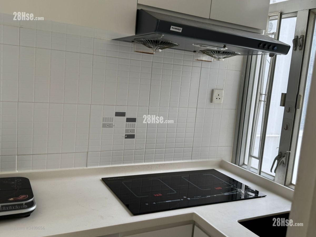 Shaukiwan Centre Rental 2 Bedrooms , 1 Bathroom 306 ft²