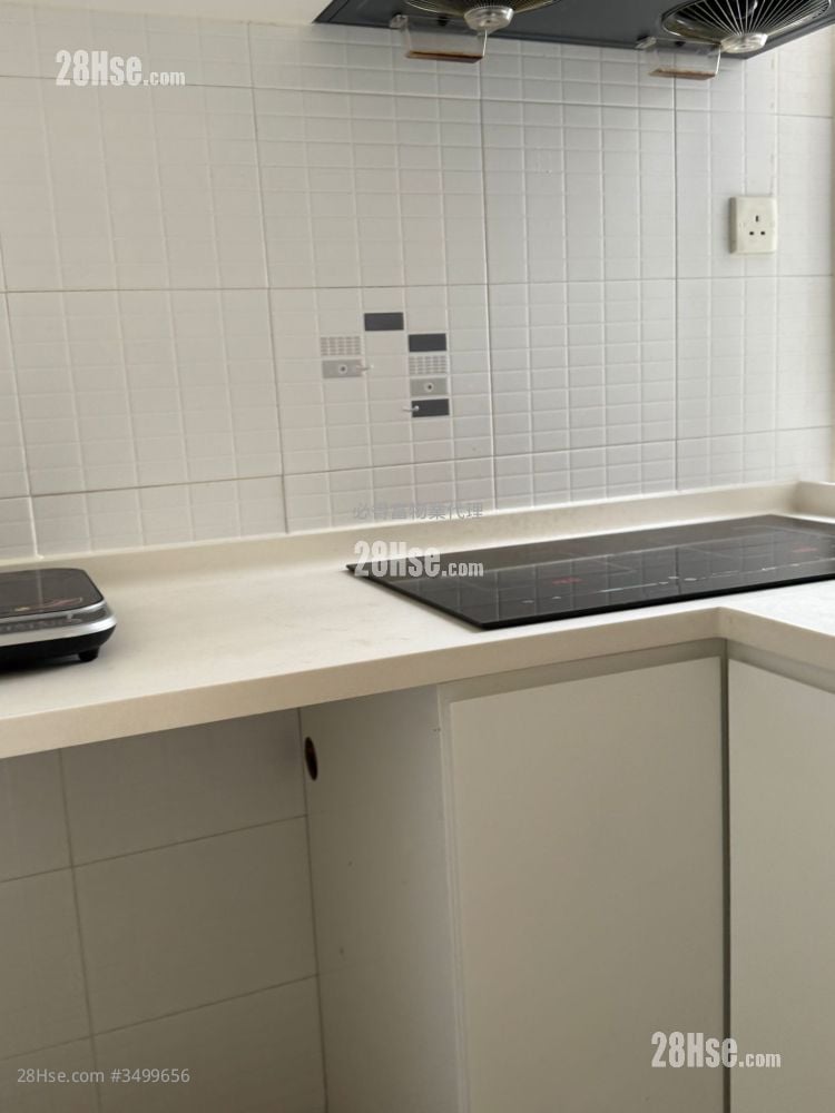 Shaukiwan Centre Rental 2 Bedrooms , 1 Bathroom 306 ft²