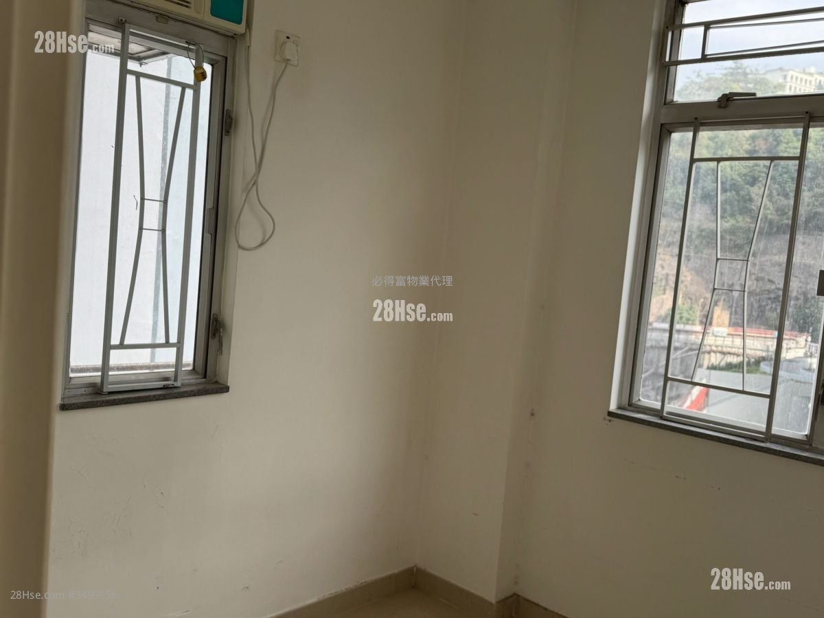Shaukiwan Centre Rental 2 Bedrooms , 1 Bathroom 306 ft²