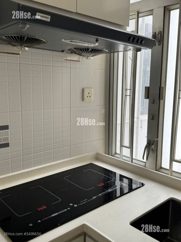 Shaukiwan Centre Rental 2 Bedrooms , 1 Bathroom 306 ft²