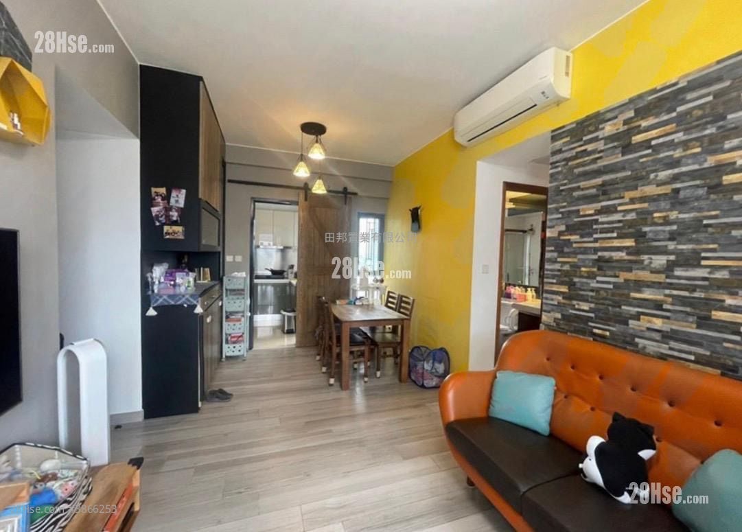 Primrose Hill Rental 3 Bedrooms , 2 Bathrooms 704 ft²