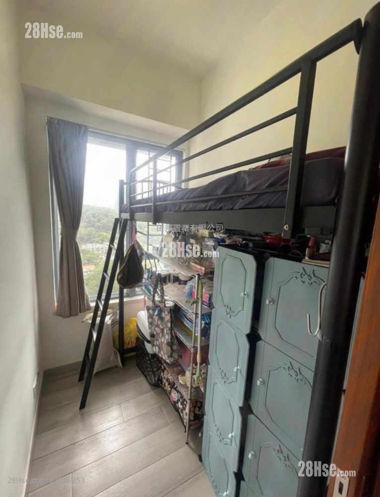 Primrose Hill Rental 3 Bedrooms , 2 Bathrooms 704 ft²