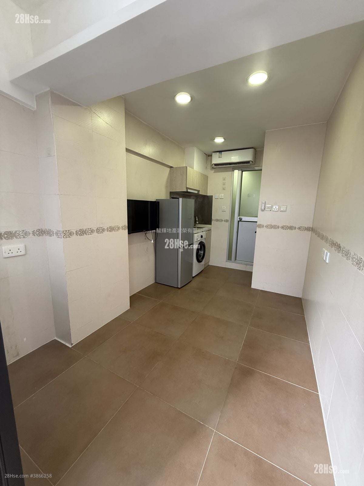 Pak Lok Building Rental 1 Bedroom , 1 Bathroom 190 ft²