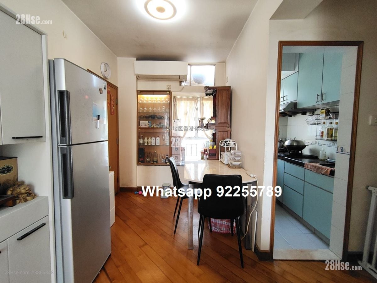 Lai King Court Sell 3 Bedrooms , 1 Bathroom 428 ft²