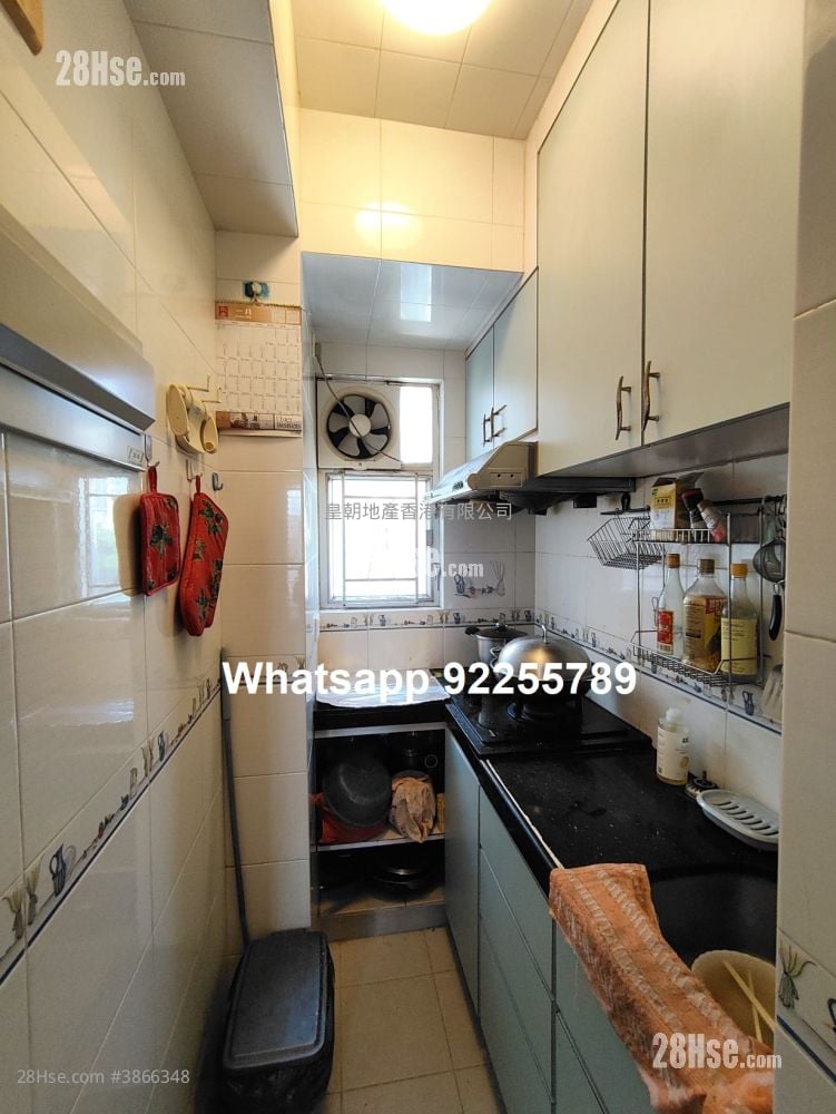 Lai King Court Sell 3 Bedrooms , 1 Bathroom 428 ft²