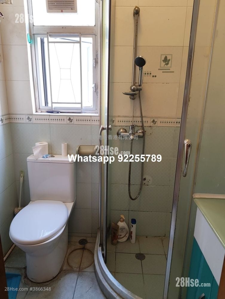 Lai King Court Sell 3 Bedrooms , 1 Bathroom 428 ft²