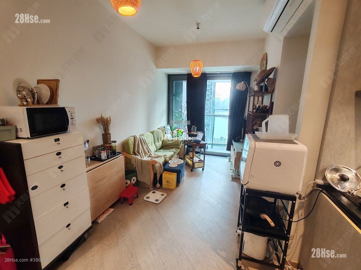 One Victoria Sell 2 Bedrooms 426 ft²