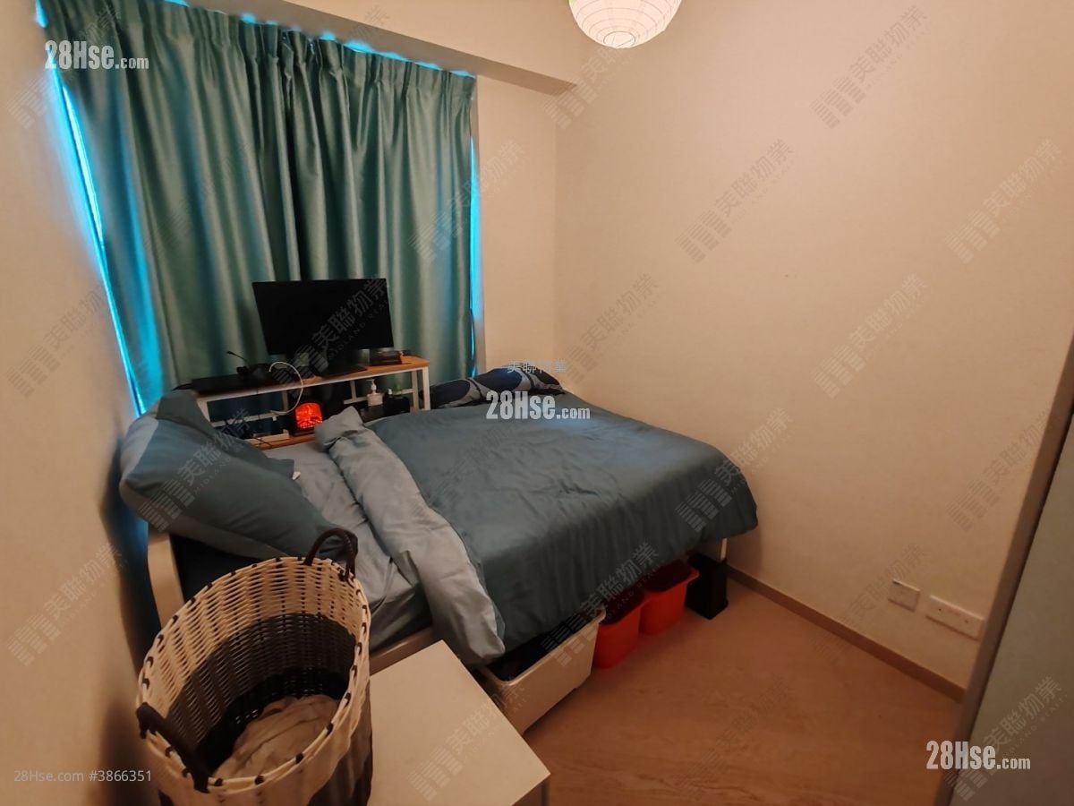 One Victoria Sell 2 Bedrooms 426 ft²