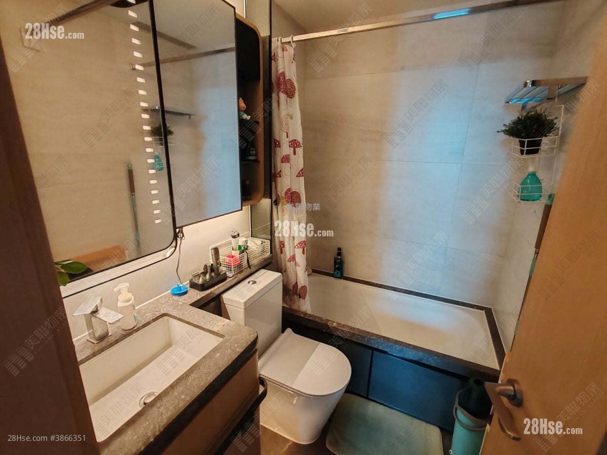 One Victoria Sell 2 Bedrooms 426 ft²