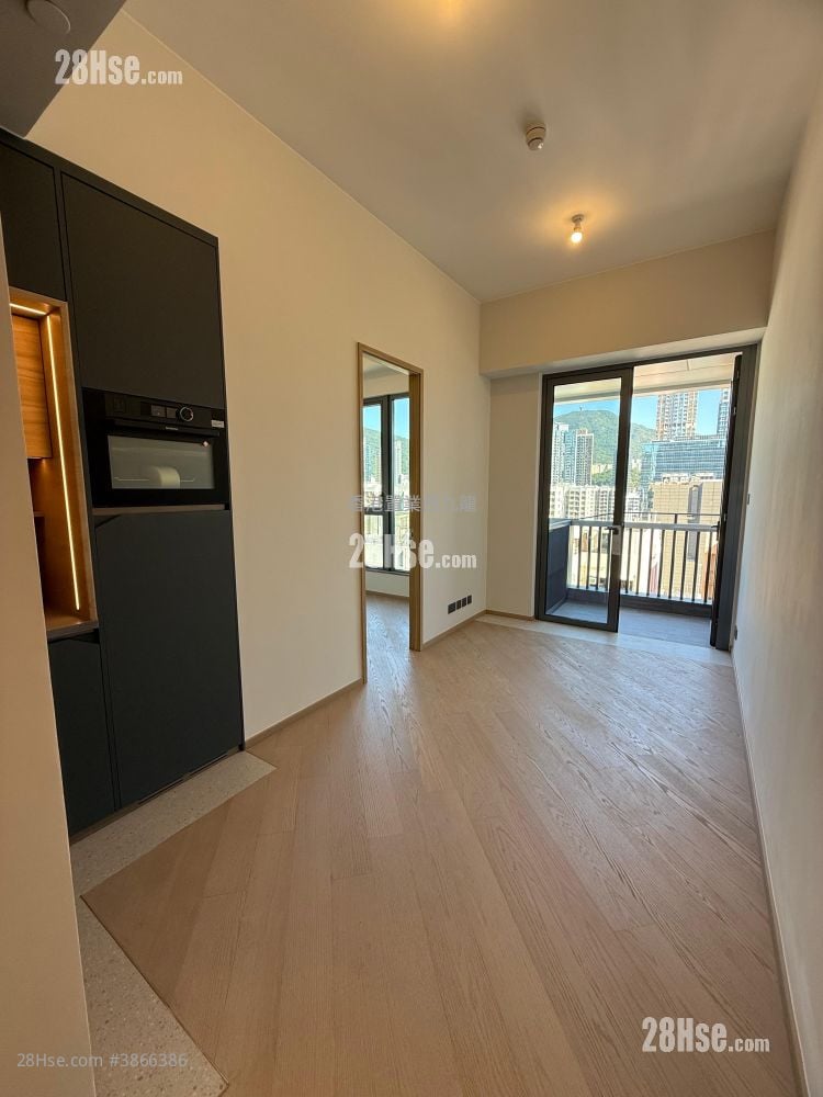 Bondlane Rental 290 ft²