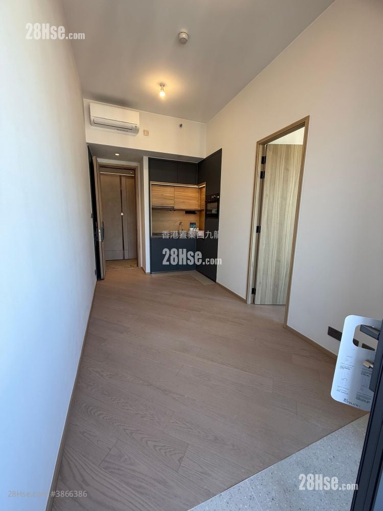Bondlane Rental 290 ft²