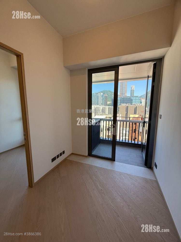 Bondlane Rental 290 ft²