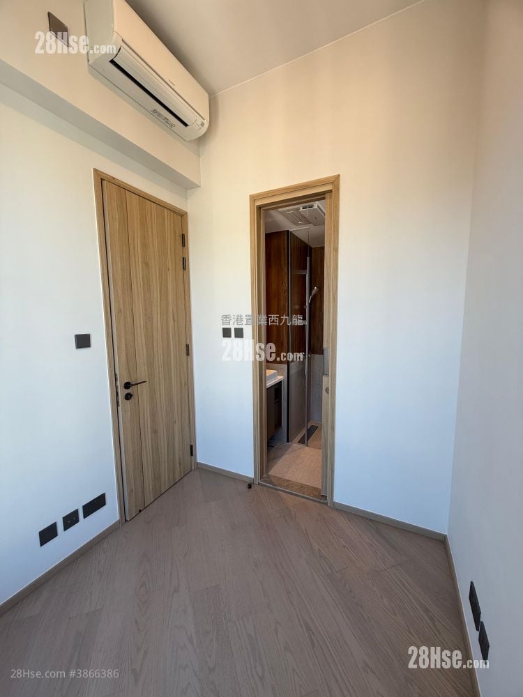 Bondlane Rental 290 ft²