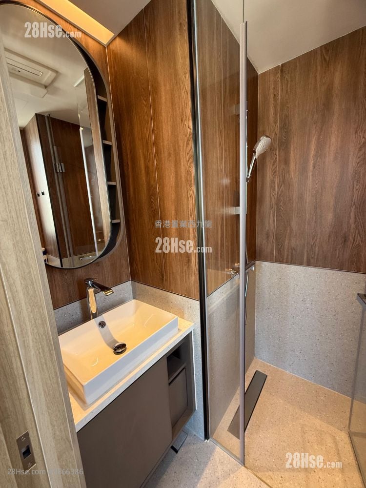Bondlane Rental 290 ft²