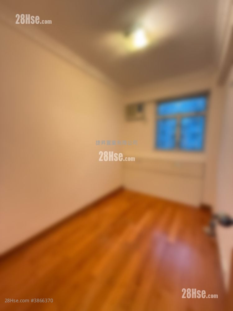 Sung Shun House  Sell 3 Bedrooms , 1 Bathroom 616 ft²