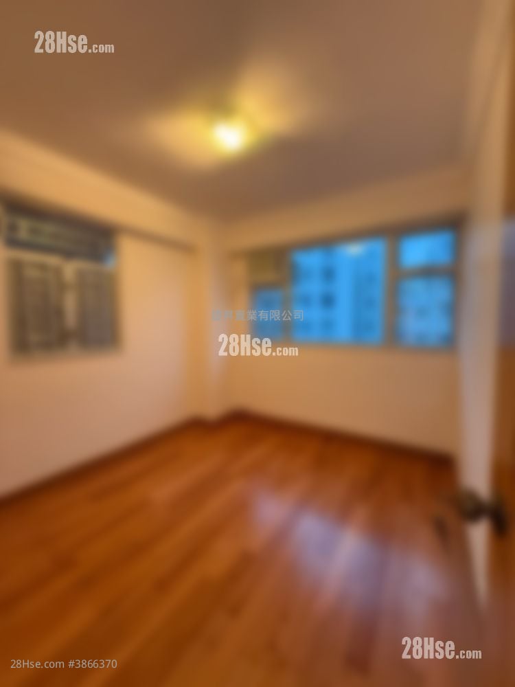 Sung Shun House  Sell 3 Bedrooms , 1 Bathroom 616 ft²
