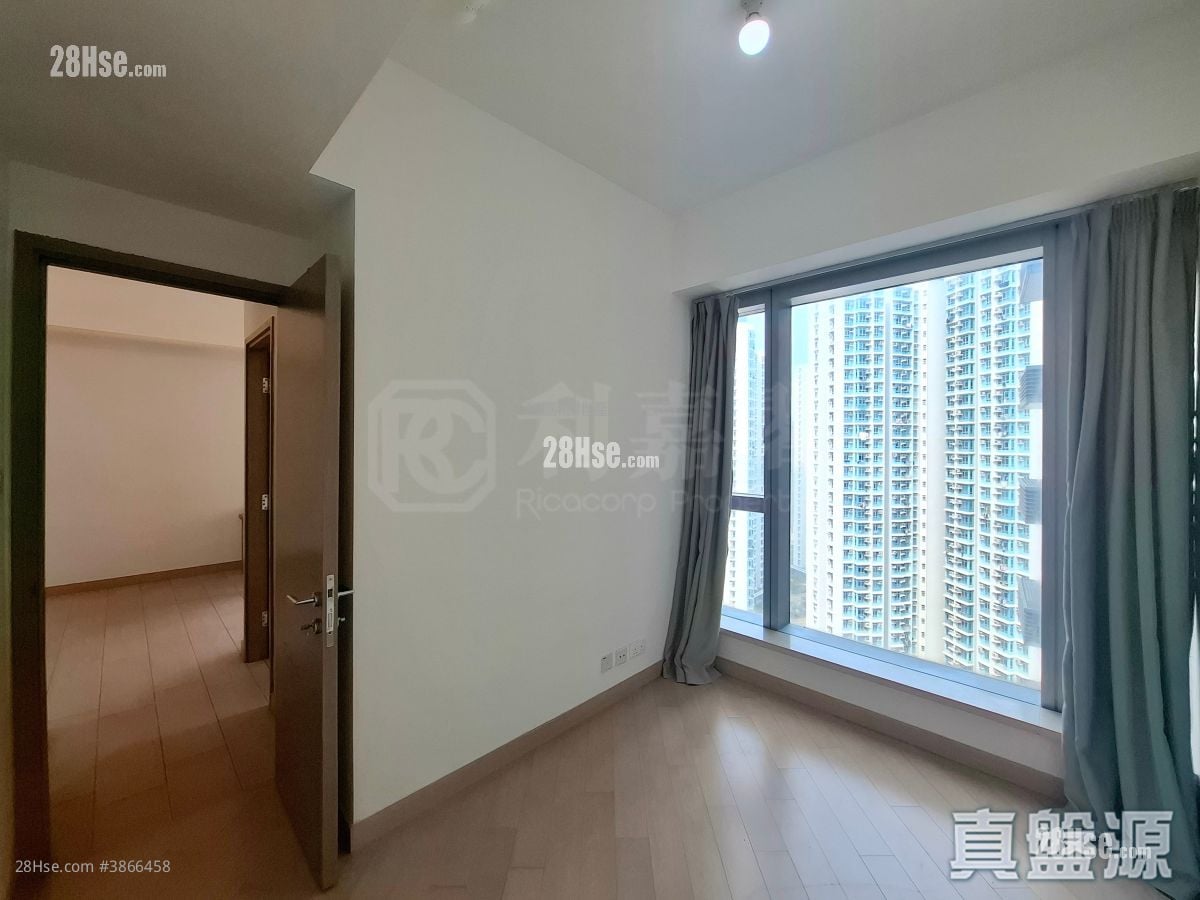 Century Link Sell 2 Bedrooms , 2 Bathrooms 484 ft²