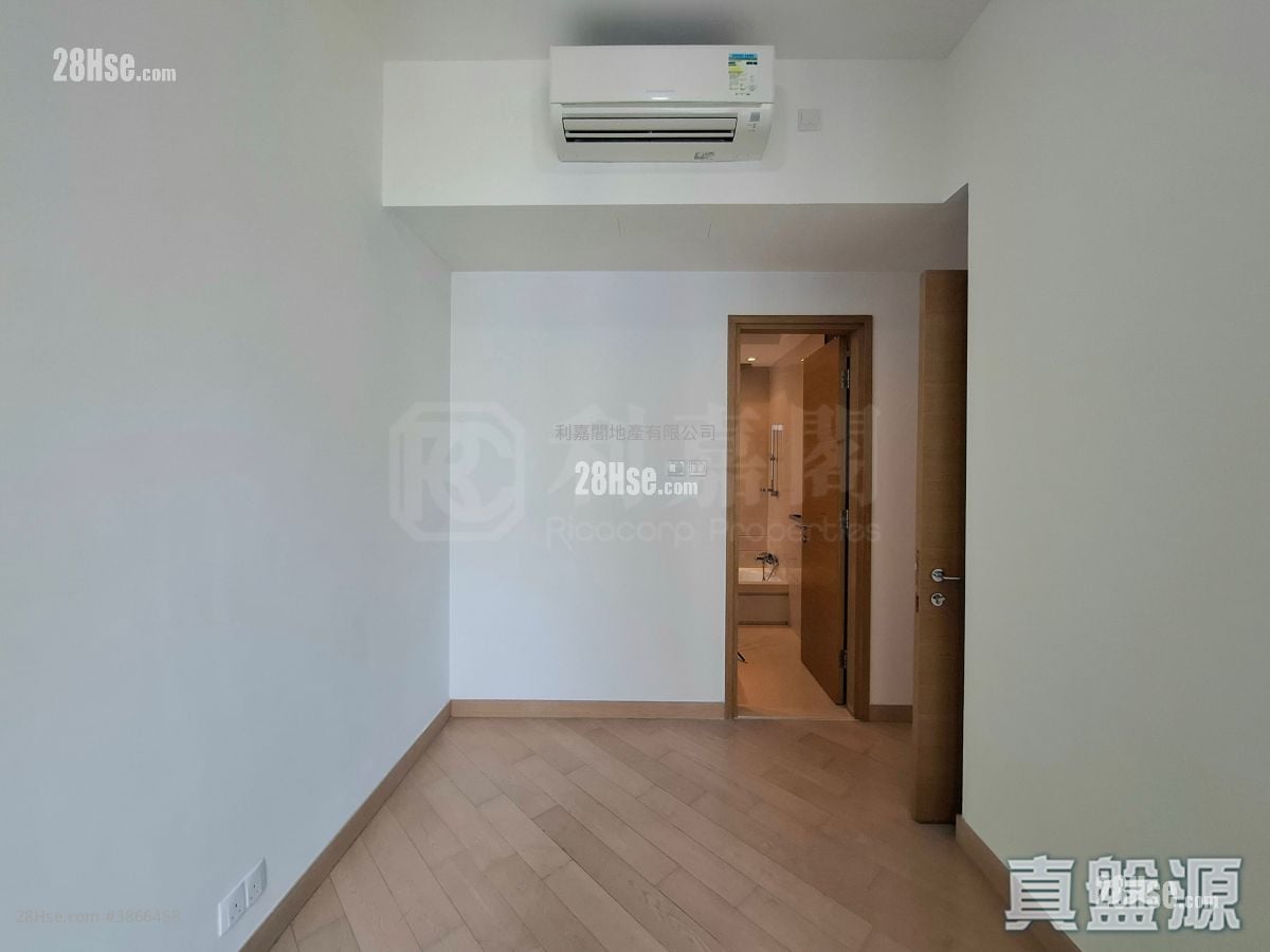 Century Link Sell 2 Bedrooms , 2 Bathrooms 484 ft²