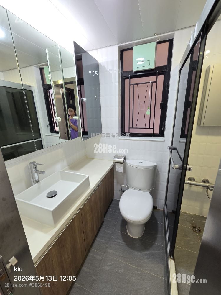 Metropolitan Rise Rental 2 Bedrooms , 1 Bathroom 419 ft²