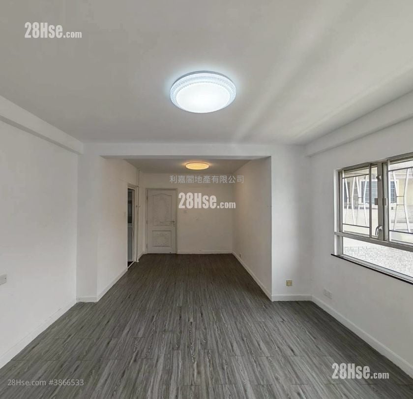 Serene Garden Sell 3 Bedrooms 590 ft²