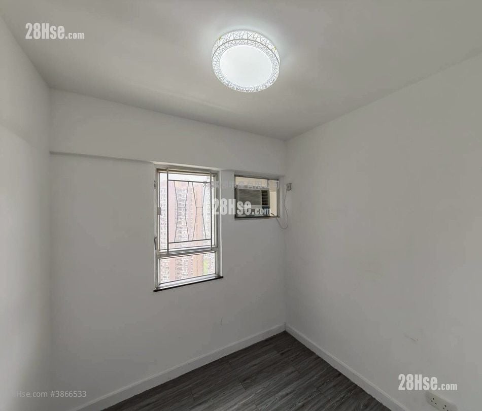 Serene Garden Sell 3 Bedrooms 590 ft²