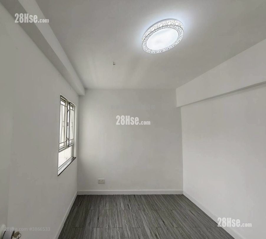 Serene Garden Sell 3 Bedrooms 590 ft²