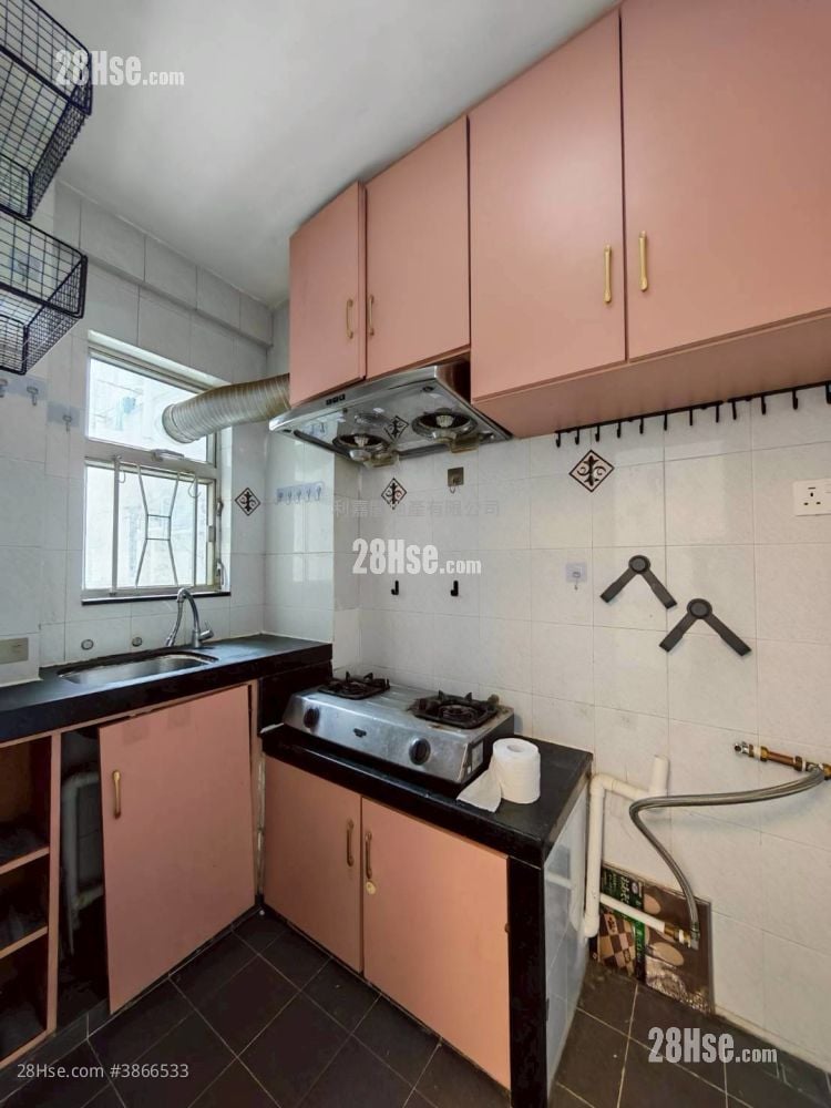 Serene Garden Sell 3 Bedrooms 590 ft²