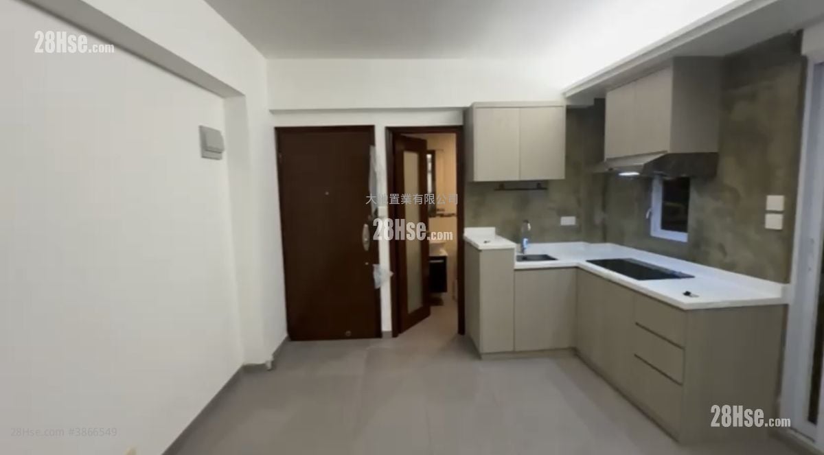 On Hing Mansion Rental Studio , 1 Bathroom 245 ft²