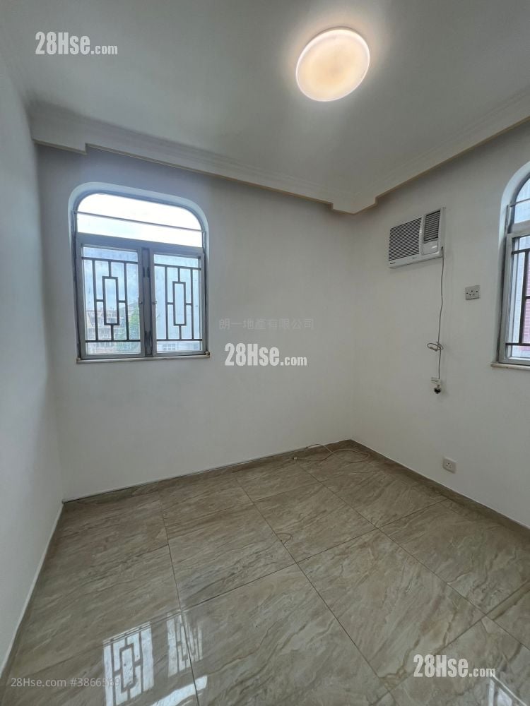 Village Sell 3 Bedrooms , 1 Bathroom 1,400 ft²