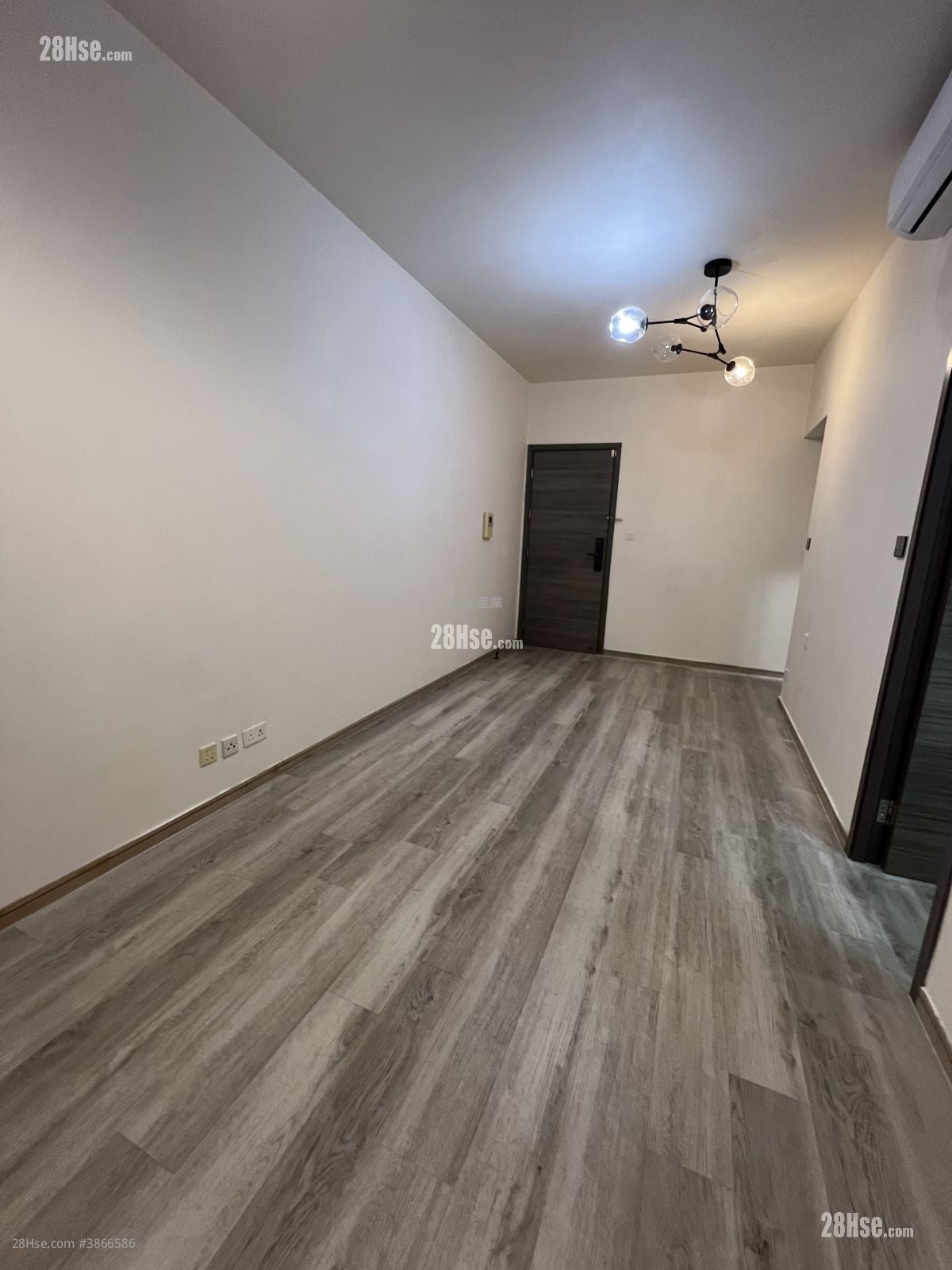 The Sparkle Sell 2 Bedrooms , 1 Bathroom 501 ft²