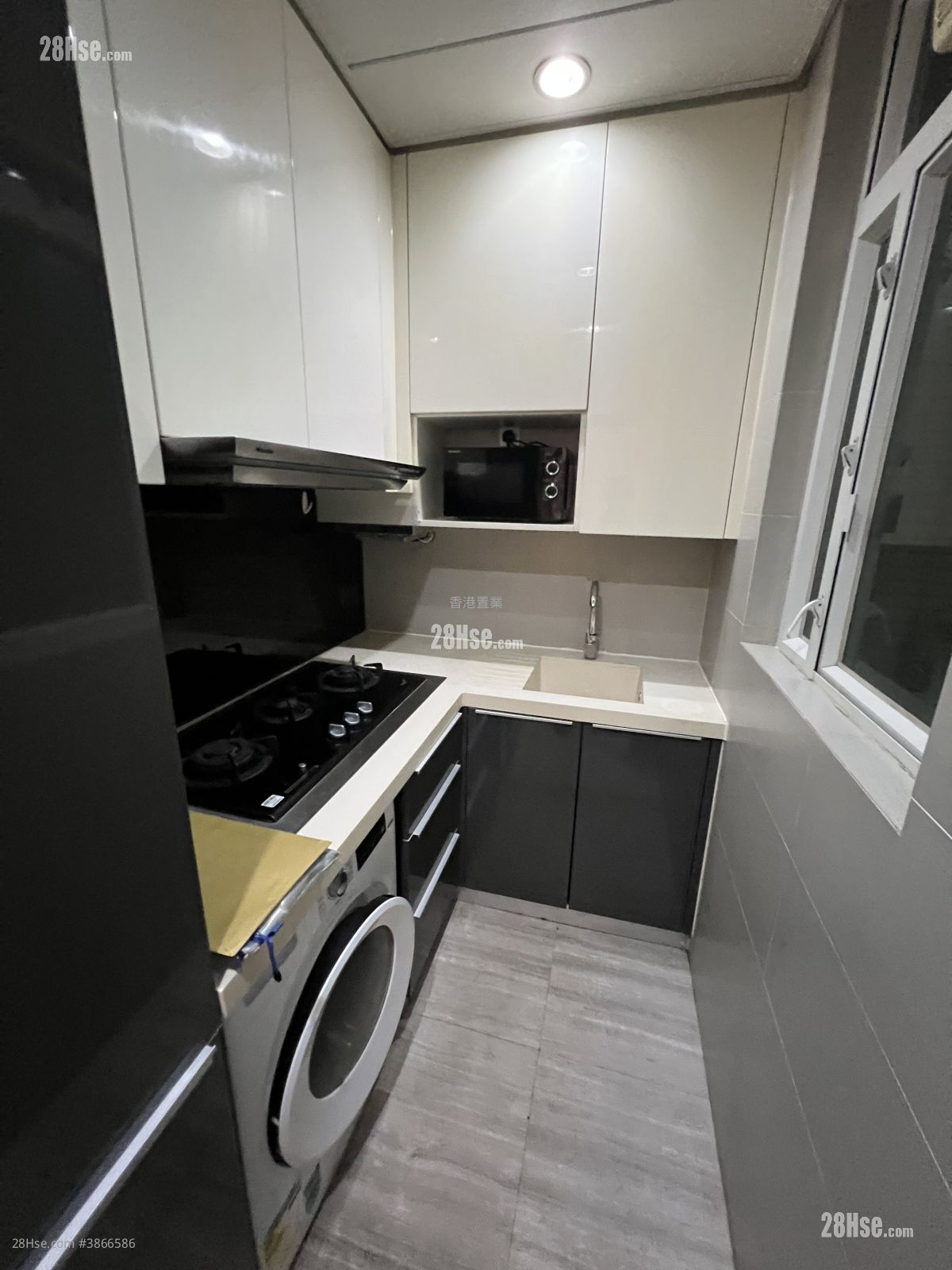 The Sparkle Sell 2 Bedrooms , 1 Bathroom 501 ft²