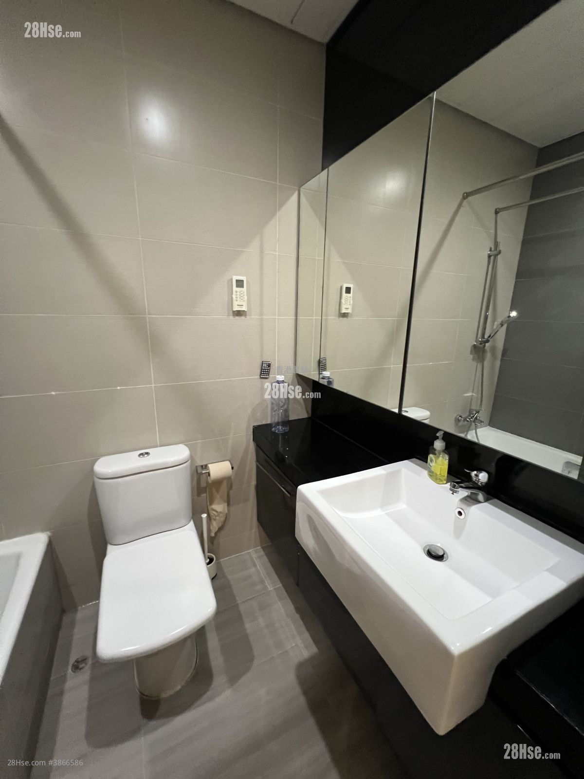 The Sparkle Sell 2 Bedrooms , 1 Bathroom 501 ft²