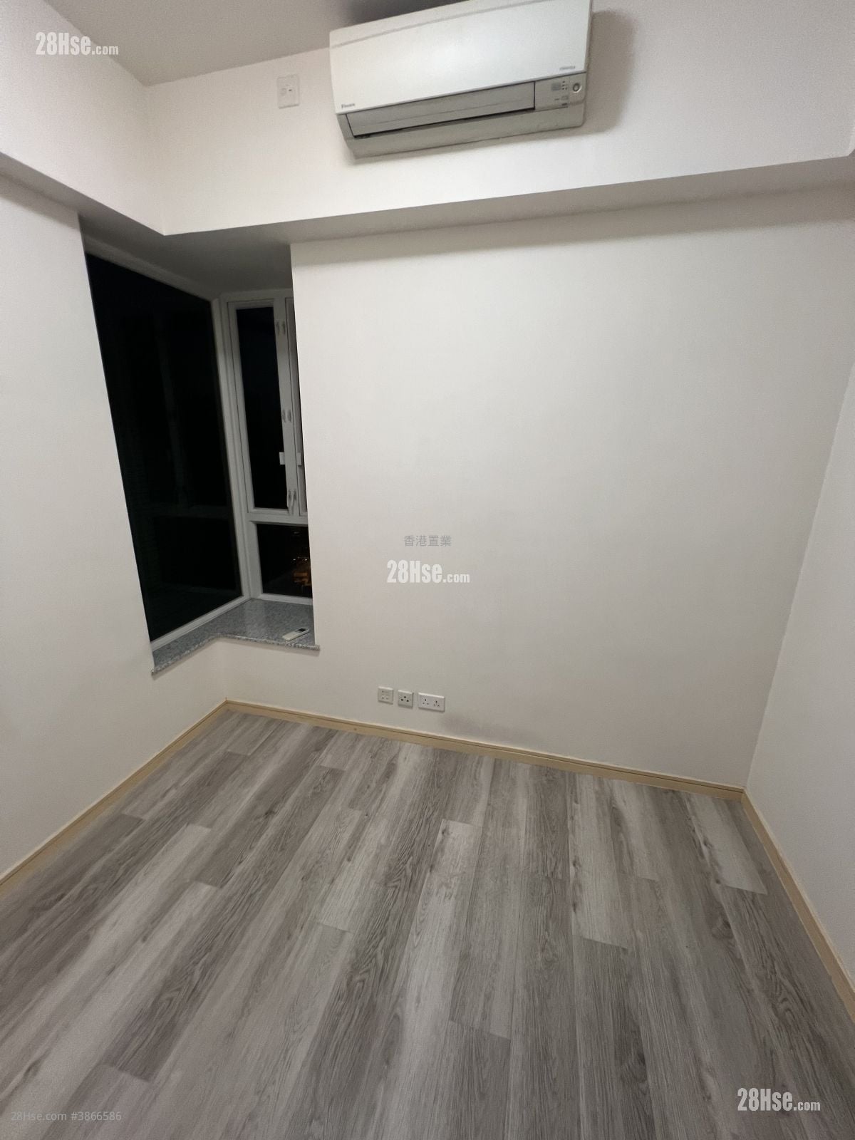 The Sparkle Sell 2 Bedrooms , 1 Bathroom 501 ft²
