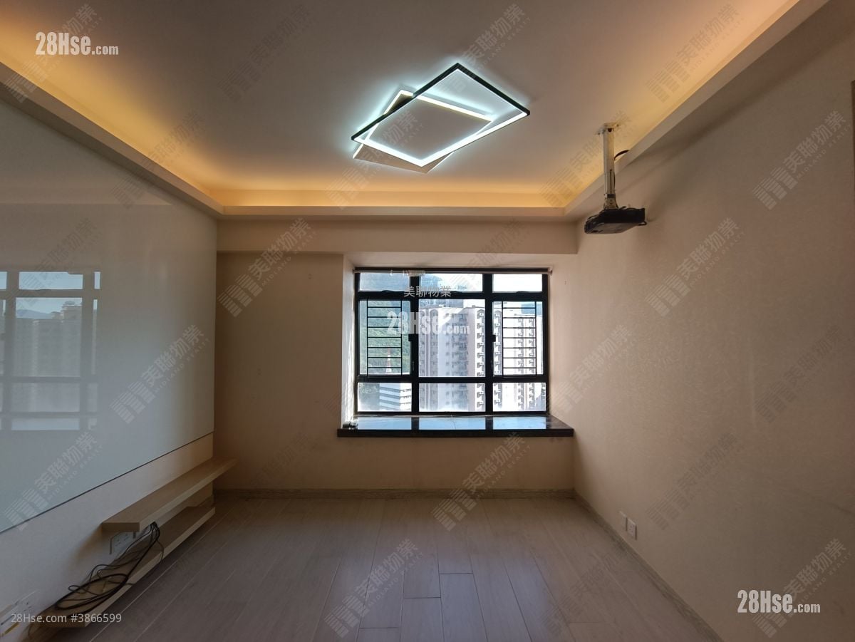 Sunshine City Rental 3 Bedrooms , 2 Bathrooms 551 ft²