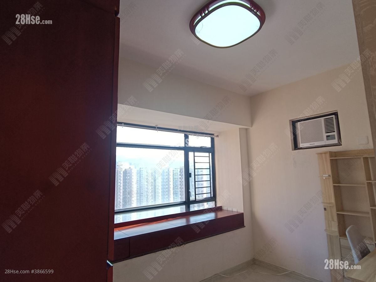 Sunshine City Rental 3 Bedrooms , 2 Bathrooms 551 ft²